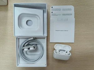 Airpods Pro avec étui de charge et antibruit - Photo 1 sur 4