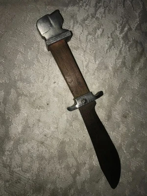 RARO Vintage CABEZA DE PERRO Madera MANGO CUADRADO HOJA FIJA Novedad CUCHILLO 81/2" Largo 41/2oz Foto 1 de 4