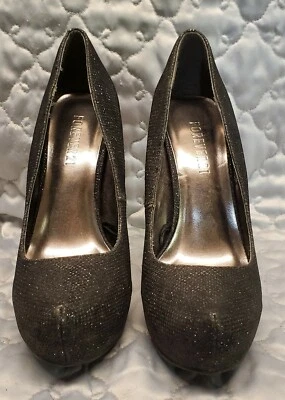 Zapatos de tacón de aguja dorados brillantes talla 6 zapatos de plataforma Forever 21 formal graduación  Foto 1 de 3