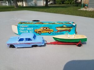 Blue Box Plastic Toys Series Car and Boat Trailer Set For the Vacationers 7458A