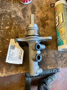 2006 ON CRAFTER MERCEDES SPRINTER B905 BRAKE MASTER CYLINDER A005 W497 - Picture 1 of 5
