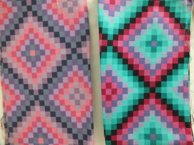 2 Piezas PRISMAS 21" Teal 27"x 44" Rosa Algodón Edredón Tela Hoffman Cuadrados Pequeños Foto 1 de 3