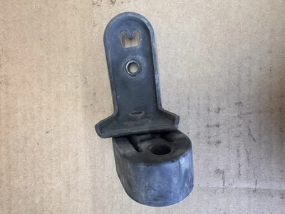 Nissan 350Z 2003-2008 soporte de montaje de suspensión de silenciador de escape medio OEM 141 Foto 1 de 2