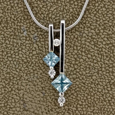 Colgante de diamantes con circonitas de oro blanco de 14 k de 1,46 quilates Foto 1 de 4