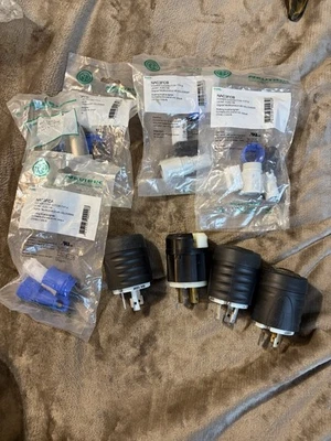 Neutrik Powercon, Pass Seymour, Surtido de conectores Leviton. Conectores giratorios Foto 1 de 4