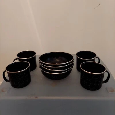 Esmalte moteado negro con borde de metal plateado - Cuatro tazas y cuatro cuencos Campamento/RV Foto 1 de 4