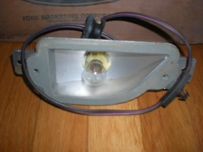 Nuevo de Lote Antiguo 1972 - 1976 Lincoln Mark IV Cuerpo de Lámpara de Respaldo Derecha Foto 1 de 4