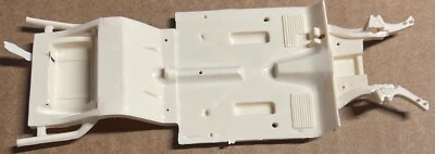 Revell   ✔ VINTAGE  ✔  56 Cadillac El Dorado Scale 1:32 ( chassis ) no box - Image 1 of 2