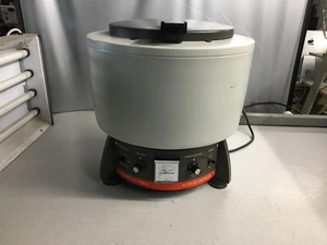 Centrifuga da banco DAMON/IEC DIVISION HN-SII con rotore IEC 221 e tubi 12/84 - Foto 1 di 9