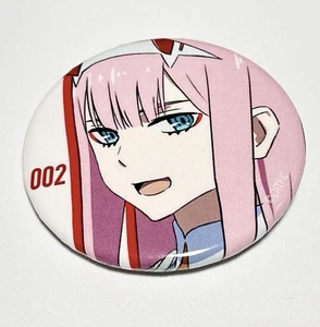 Insignia de lata [Rara] Darling in the Franxx - Imagen 1 de 2