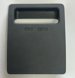 Black Interior dashboard fuse obd storage cover lid For Hyundai Sonata 2015-2019 - Foto 1 di 1