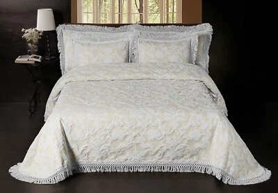 LA ROCHELLE ANTIQUE SUSSEX IVORY WHITE (3PC) KING/CALIFORNIA KING BEDSPREAD SET  - Image 1 of 4
