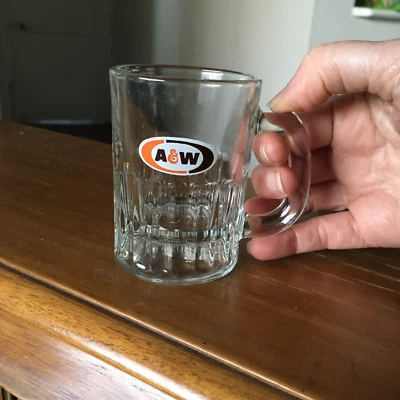 ВИНТАЖНАЯ A&W 70-х годов корневое пиво 3 «стеклянная кружка маленький сувенир ребенка оригинальный овальный логотип - Изображение 1 из 4