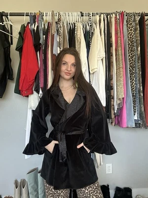 Bata Betsey Johnson Terciopelo Negro Volantes Mujer M Borde Leopardo Terciopelo Y2K Glam Foto 1 de 4