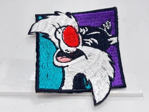 SYLVESTER NEUF BRODÉ FER SUR PRÉNOM PATCH ÉTIQUETTE 2-1/2 X 2-1/4 - Photo 1/1