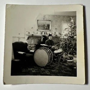 Antiguo 1927 Hallazgo DRUMSCHRISTMAS MAÑANA Oropel Árbol Adornos Foto Instantánea - Imagen 1 de 8