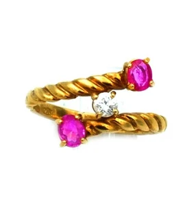 Rubin Diamant Ring Trilogie mit 0.13 ct Brillant 750 Gold Vintage  - Picture 1 of 6