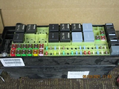 10 11 12 13 Land Rover LR4 Engine Fuse Box Relay Block Panel CH2214290BB Foto 1 de 2
