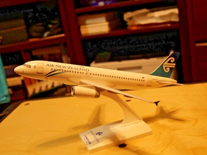 Air New Zealand A320 1/150 Model (SKR383) - Picture 1 of 3