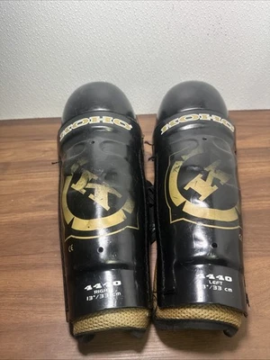 "Par de espinilleras de hockey Koho 4440 13"" tamaño juvenil - equipo de protección izquierdo y derecho" Foto 1 de 4