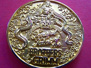 Rare 1997 Orpheus BROTHERS GRIMM 1 3/4" Multi-Color Loop HR Mardi Gras Doubloon - Picture 1 of 4