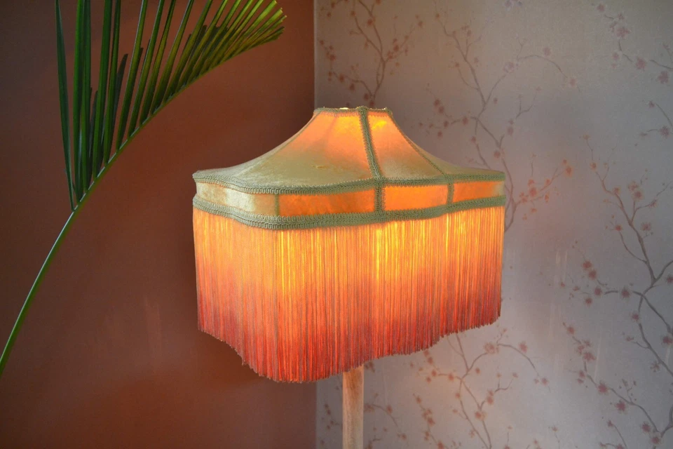 Pantalla cúpula terciopelo amarillo cosido a mano pantalla de mesa pantalla de pie Foto 1 de 4