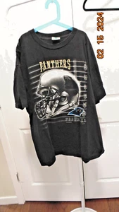 VTG 1999 Carolina Panthers NFL Big Helmet Embroidered Team Name t-Shirt Men XL - Picture 1 of 4