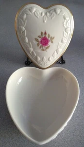 ❤️ Vintage LENOX Valentine Heart Shaped Trinket Box with Rose Pattern on Lid - Picture 1 of 5