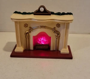 1993 The Bearingers Flickering Light Fireplace Hallmark Keepsake Ornament WORKS - Picture 1 of 11