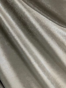Tela de terciopelo para tapicería metálica de plata beige (56 in) Vendido BTY - Imagen 1 de 4