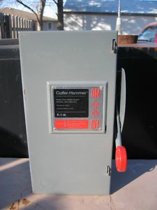 Cutler Hammer Heavy Duty Safety Switch 30amp, 600V DH361UGK - Picture 1 of 4