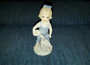 Beautiful Bomboniere Regali Venezia Porcelain Girl feeding Duck figurine 5 1/4" - Picture 1 of 3