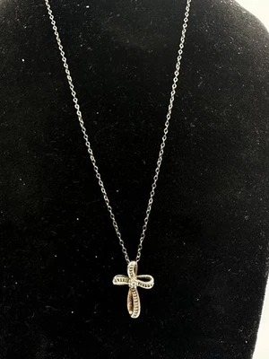 Collar colgante cruz circonita cúbica Foto 1 de 4