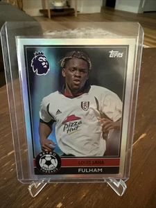 2026 TOPPS PREMIER LEAGUE LOUIS SAHA RETRO THREADS FULHAM #390 - Picture 1 of 2