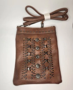 South Western Crossbody Bag 7.5"x6" Brown Faux Leather Silver Beaded Detail - Bild 1 von 6