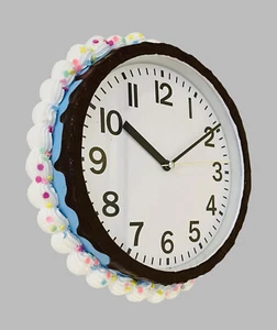 DEZICAKES Gefälschte Cupcakes & Kuchen Künstliche Lebensmittel Kuchen Uhr - Bild 1 von 2