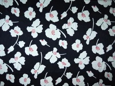 Kimono Seide Mitternachtsblau mit Blüten Meterware - Bild 1 von 3