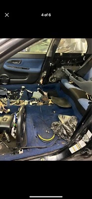 Subaru WRX STi 2004 interior completo Foto 1 de 2