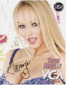 Foto promocional autografiada de actriz adulta de Tanya Danielle 8,5"x11" con certificado de autenticidad WWE14-38 - Imagen 1 de 2