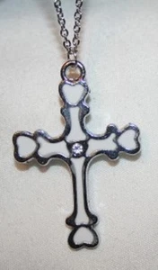 Encantador Collar Plateado Cruz Esmalte Blanco Armado Corazón Estrás ++++ - Imagen 1 de 1