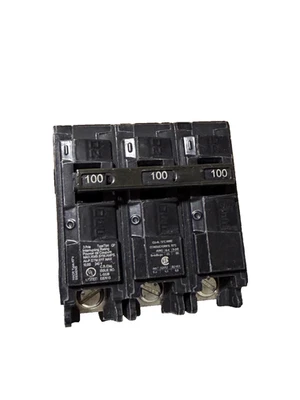 NEW Siemens Q3100 3p 100a QP Plug-In Circuit Breaker !! NEW W/ FLAW / CHIPPED !! - Image 1 of 4