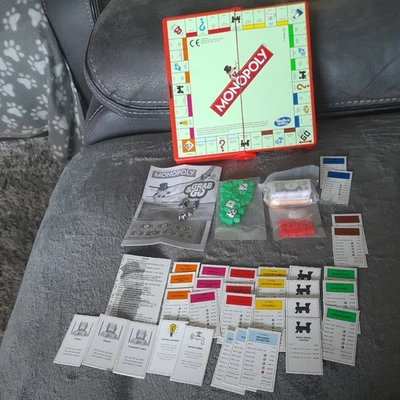 Hasbro Grab And Go Monopoly Travel Game  (8yrs+)  Contents Sealed Complete - Image 1 of 4