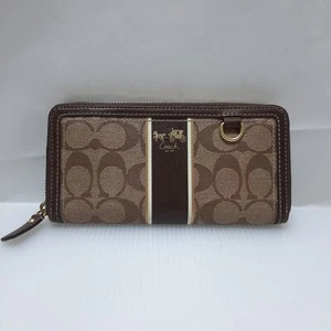 PORTAFOGLIO LUNGO COACH LOGO E RIGHE VERTICALI PELLE MARRONE ORO ZIP BRACCIALETTO - Foto 1 di 8