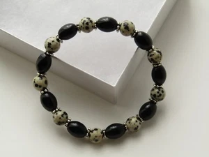 Handgefertigtes schwarzes Achat & Dalmatiner Jaspis Edelstein Perlen Stretch Armband 7,5 Zoll - Bild 1 von 5