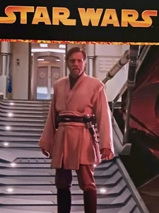 STAR WARS OFFICIAL ORIGINAL PIX LICENSED OBI WAN KENOBI 8X10 PHOTO  W /HOLOGRAM  - Picture 1 of 15