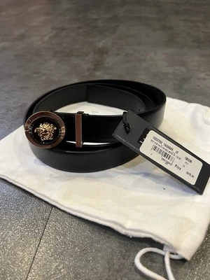 $575 Versace Hombres Cinturón Negro Dorado Hebilla Medusa Talla 115 CM / 46 Pulgadas Foto 1 de 4