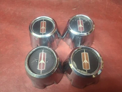 Juego de tapa central de rueda Oldsmobile Cutlass 442 Rally 1972-88 OEM GM 416393 Foto 1 de 4