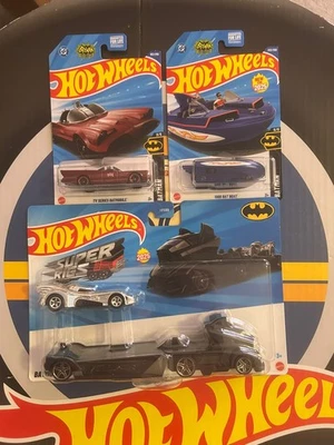 2025 HOT WHEELS SUPER RIGS BATMAN HAULER With 1966 Bat Boat And Batmoblie - Image 1 of 2