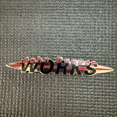 Distintivo stivale posteriore originale Mini R53 John Cooper Works JCW usato in ottime condizioni - Immagine 1 di 4