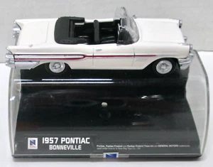 New Ray 1957  White Pontiac Bonneville Convertible W/Black Interior - Picture 1 of 3